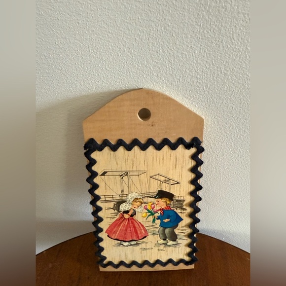 Vintage Wood Post Card 1974 From Holland And Germany Dutch Children Wall Decor - Picture 3 of 7